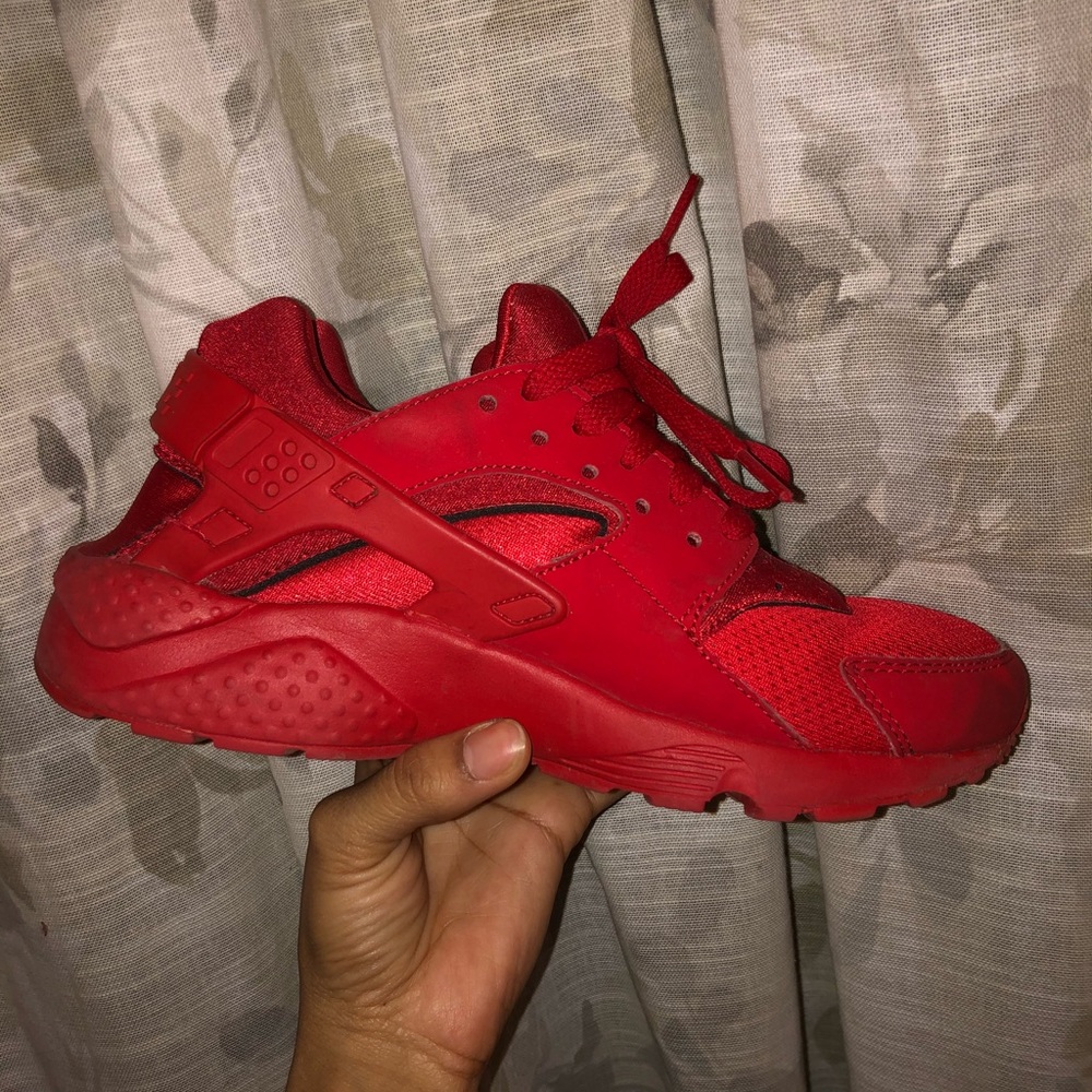 Red Huaraches